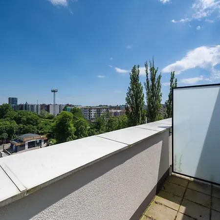 Stylowe Z Antresola, Balkonami I Miejscem Do Pracy By Renters Βρότσλαβ