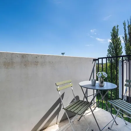 Stylowe Z Antresola, Balkonami I Miejscem Do Pracy By Renters Βρότσλαβ